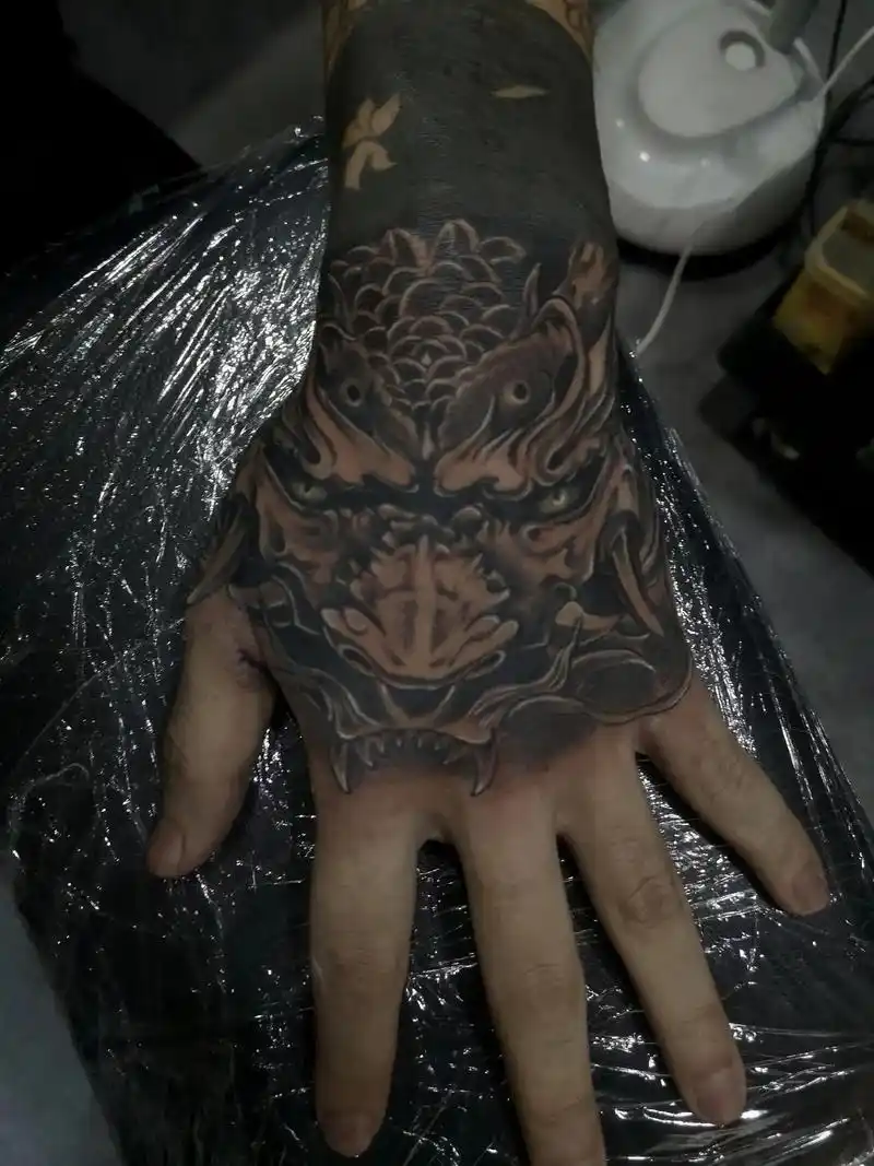 手背纹身#tattoo #纹身刺青 #手艺人 #作品分享  - 抖音