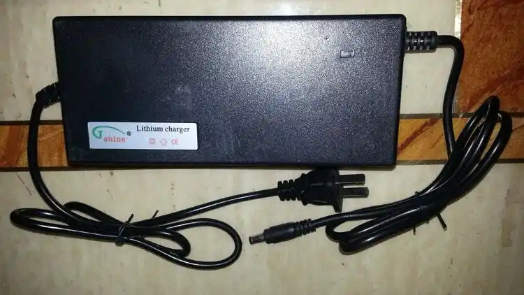 优质36v锂电电动车充电器,2a锂电池充电器