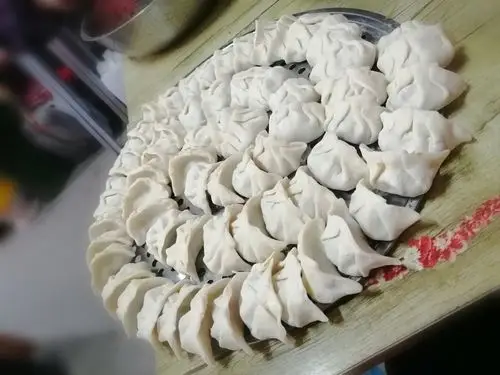 纯手工包面饺子