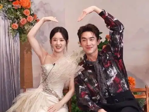 林更新虽然是单身,但这几年花边新闻不断,和王思聪关系甚好,身边网红