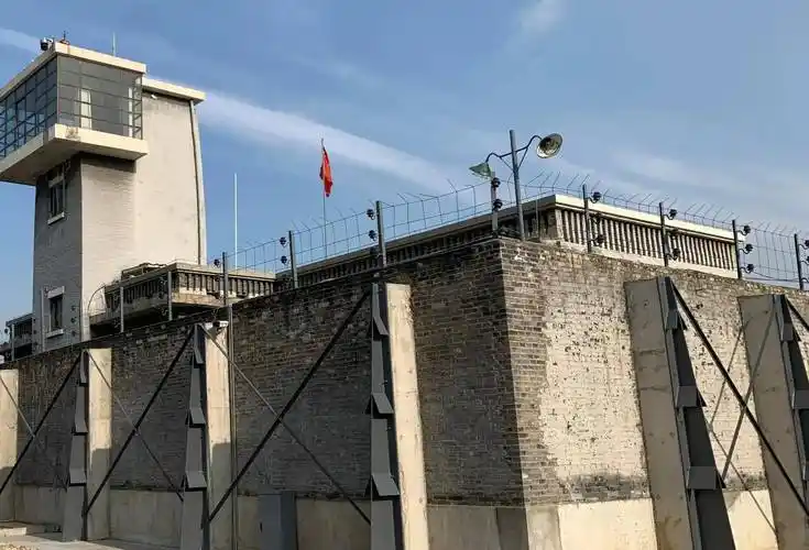 走进末代皇帝的监狱_战犯_抚顺_日本