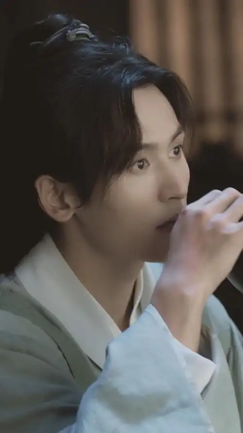 今日份歪头小可爱依旧是超爱老公的漂亮子舒#张哲瀚歪头杀# x 周子舒