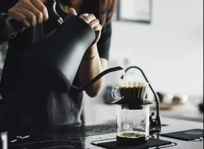 制作手冲咖啡时影响咖啡味道的因素