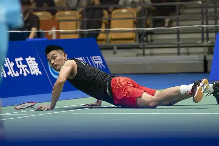 羽毛球亚锦赛林丹无缘八强