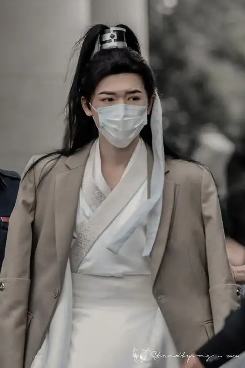 宋亚轩白衣古风造型