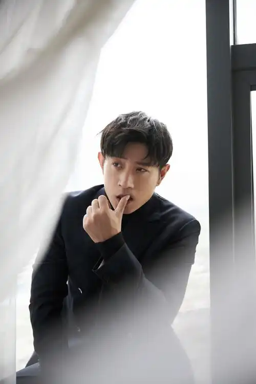 高晓攀第十五届中国长春电影节帅气图片