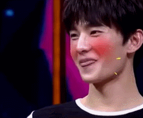 杨洋害羞帅气gif动图_动态图_表情包下载_soogif