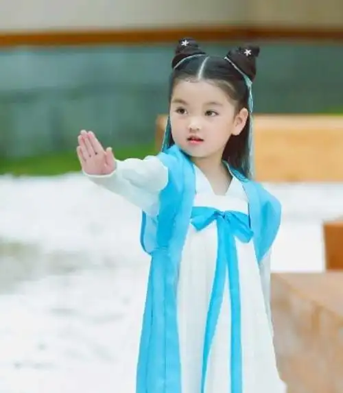 剧版哪吒降魔记00后小花蒋依依饰演哪吒吴佳怡饰演小龙女