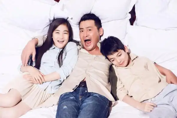 娱乐圈生双胞胎的明星,郝蕾李英爱林志颖甘薇晒娃pk颜值 .