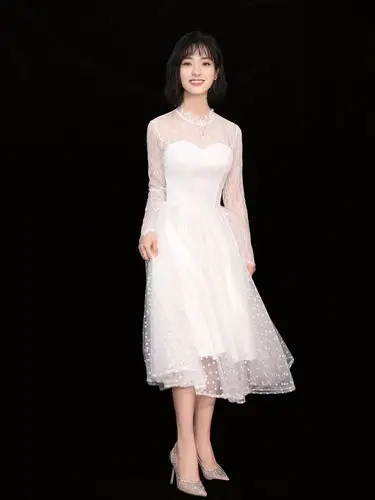 沈月出席活动,穿白色连衣裙甜到炸,这才是真正的美少女啊!