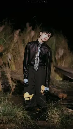 「tfboys」「分享」200920 易烊千玺神仙美图九宫格来袭,秋日少年温暖