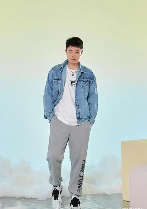 陈赫卡点为尹正庆生手动p香槟蛋糕和王冠超用心