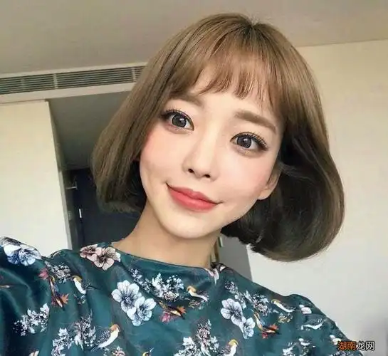 长脸女生适合什么样的短发发型 女生长脸适合短发吗