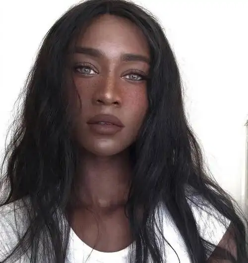 原来黑皮妹子也可以这么惊艳看完可能要去美黑了