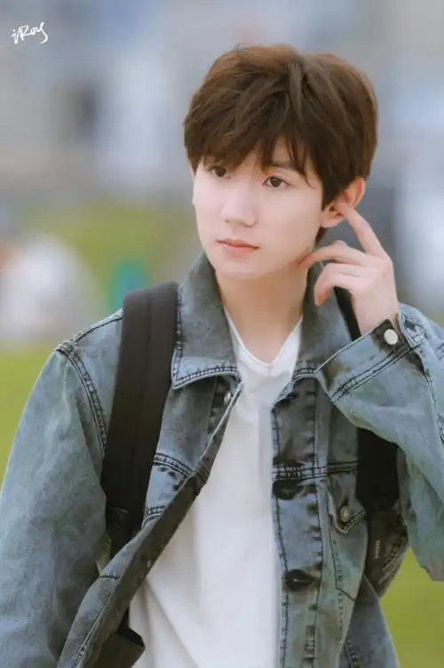 王源哥哥带着莱阳在洛杉矶游玩当爸爸的人也充满少年感 青春气息溢满