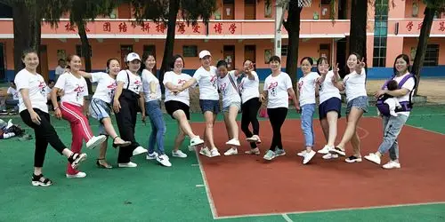 其它 20年同学聚会 写美篇集体照后,各种自由组合狂拍.