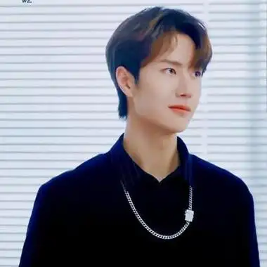 王一博帅气头像