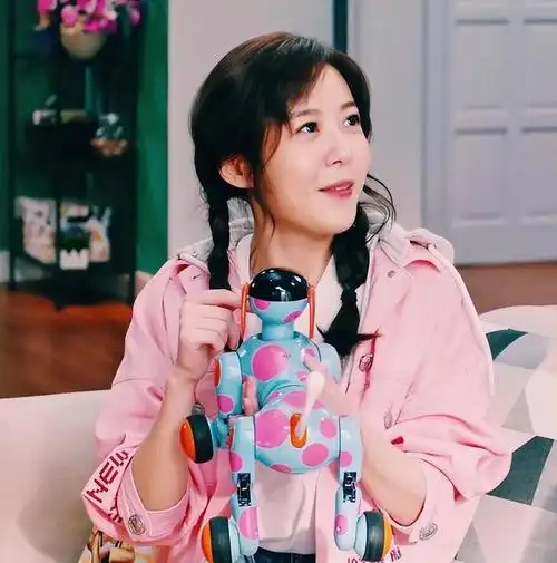 李金铭凭9年前综艺再上热搜演员转型做网红一手好牌打稀烂