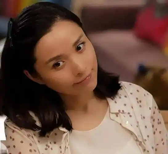 不漂亮但气质不输江珊,结婚13年很幸福_李佳_演艺圈_婚姻