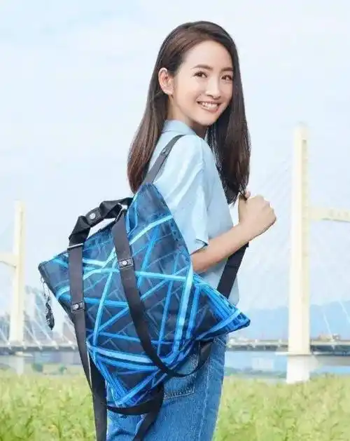 原创林依晨不会老的吗37岁还这么有少女感休闲穿搭照样很漂亮