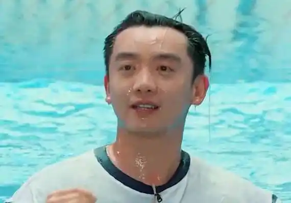 《跑男》全员落水,宋雨琦清秀,蔡徐坤帅气,baby生理期无法参加_黄旭熙