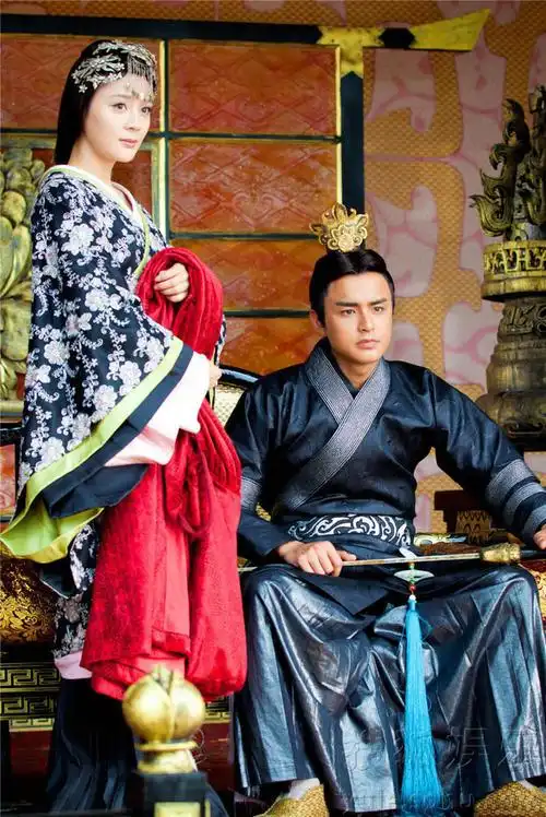 王的女人明道弃陈乔恩与袁姗姗大婚秀恩爱