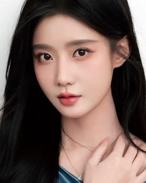 歌手,唱作人@陈意涵estelle今日《百分百歌手》舞台,正在播出78