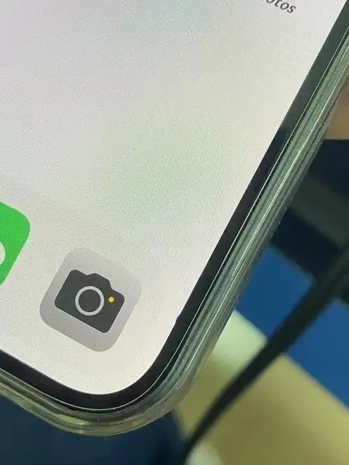 漏液了昨晚摔了一下没留意然后今天看到屏幕有一丢丢异样这种情况苹果