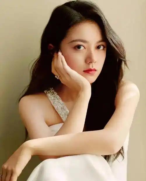 赵今麦:8-22岁,荧屏变化 8岁入圈,无绯闻真学霸,未来可期