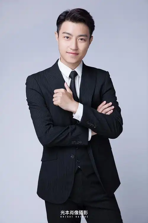 纵横职场的一张职业形象照