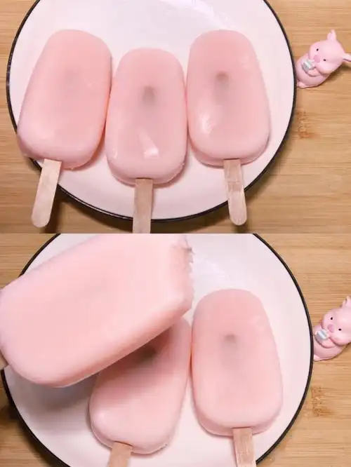 毫无冰渣自制草莓奶香雪糕零失败