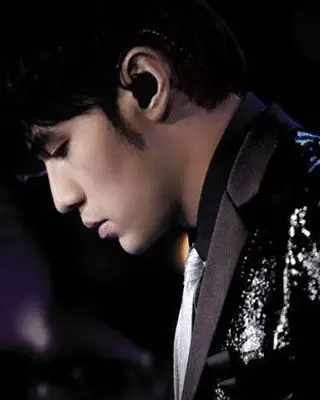 图周杰伦侧脸照片大盘点揭秘其生活现状