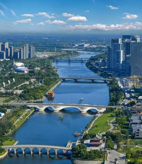 今年的主题是"书记故事会", 孟景伟分别以北运河,运河商务区,东六环