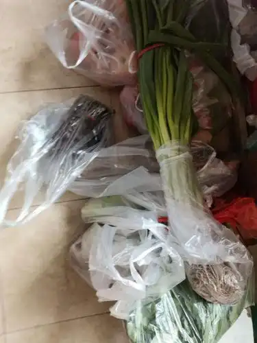 每次买菜回来第一天就要忙半天,要正而八经的做餐饭吃