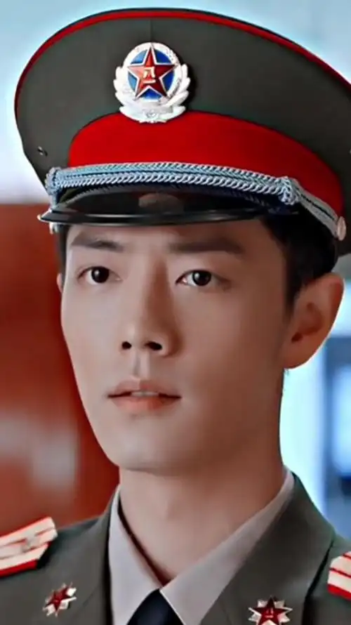 肖战穿军装其实更加帅气了
