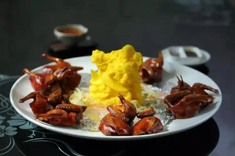 14,顺悦金牌乳鸽出品:顺悦酒家又一个动听的佳肴美名!