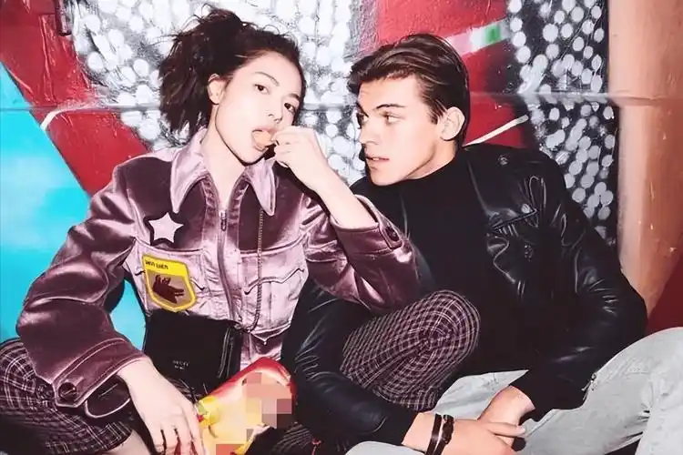 钟楚曦:嫌李现买不起名牌而分手,如今李现飞黄腾达,她后悔吗?