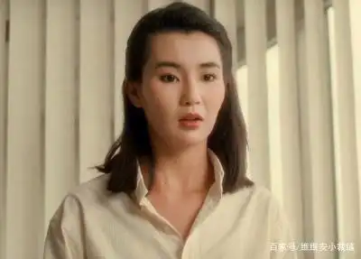 一代天后张曼玉《流金岁月》气质穿搭,职场精英范儿火上热搜