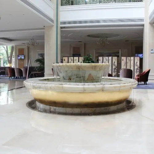 酒店大堂,非常喜欢这个喷水池,晚上的灯光特别好看.