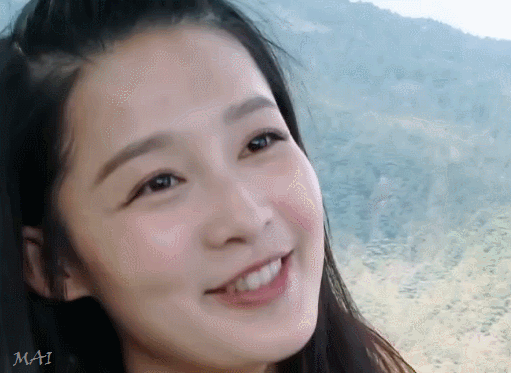 笑的好安静好甜美啊 电视剧《白鹿原》中,李沁用眼神刻画出命运坎坷的