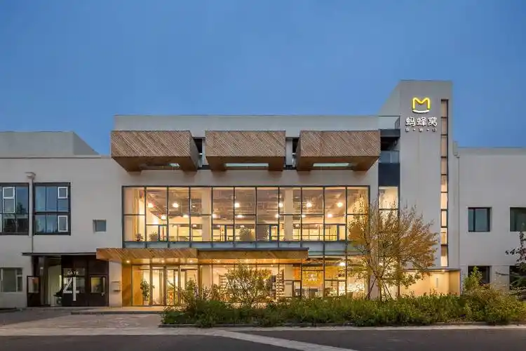 人气王蚂蜂窝旅游网全球总部