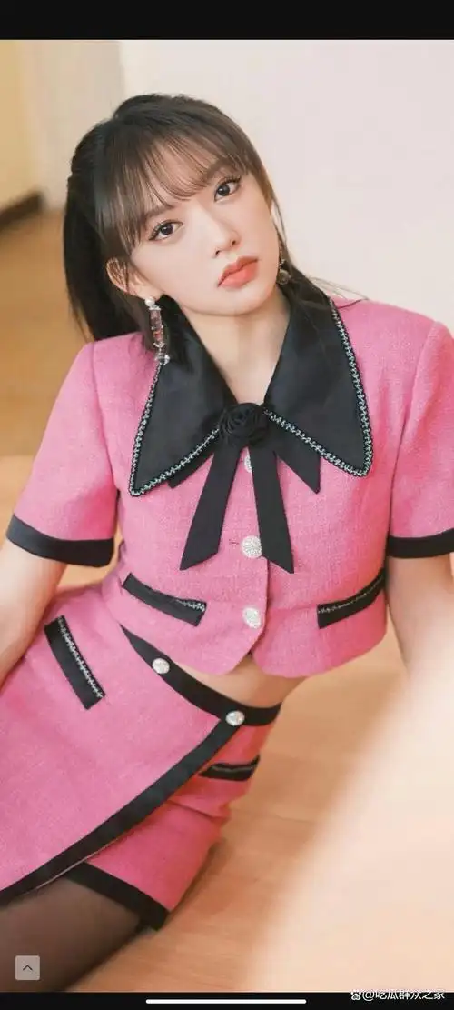 对于程潇的颜值,不同的人有不同的看法,但我认为她是一个非常美丽的