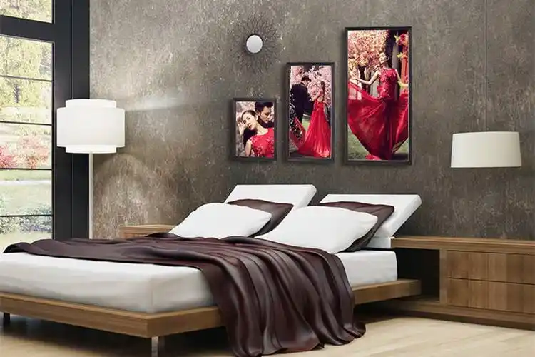 三,婚纱照挂卧室在自己的卧室中悬挂一张结婚照,当自己疲惫的时候,再