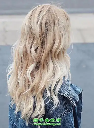 欧美长发卷发发型图片飘逸性感长发卷发就是这样迷人