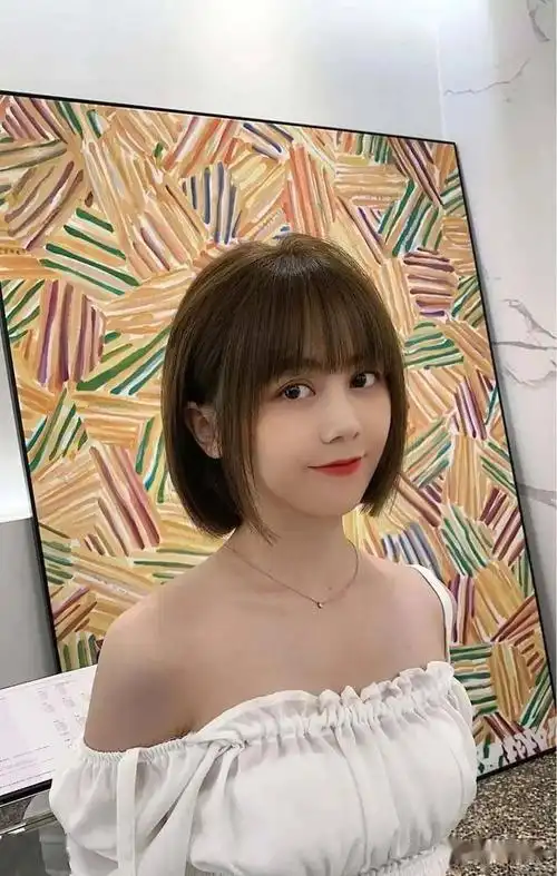 宝藏女孩的齐肩短发