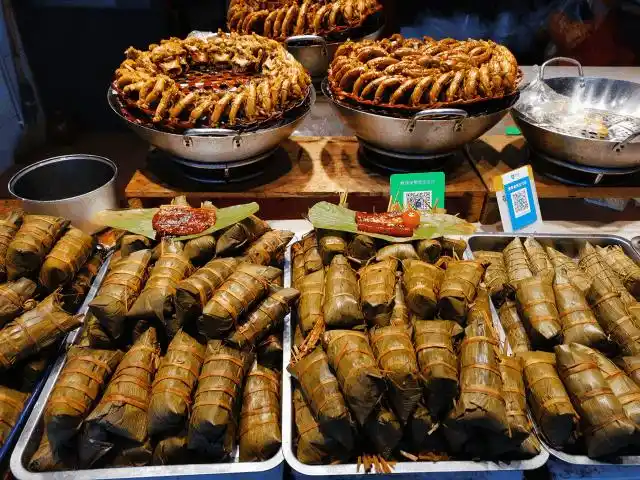 江南枫泾镇大肉蛋黄粽,纯手工制作,吃过秒圈粉!(配送到家)