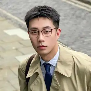 男生眼镜框方脸