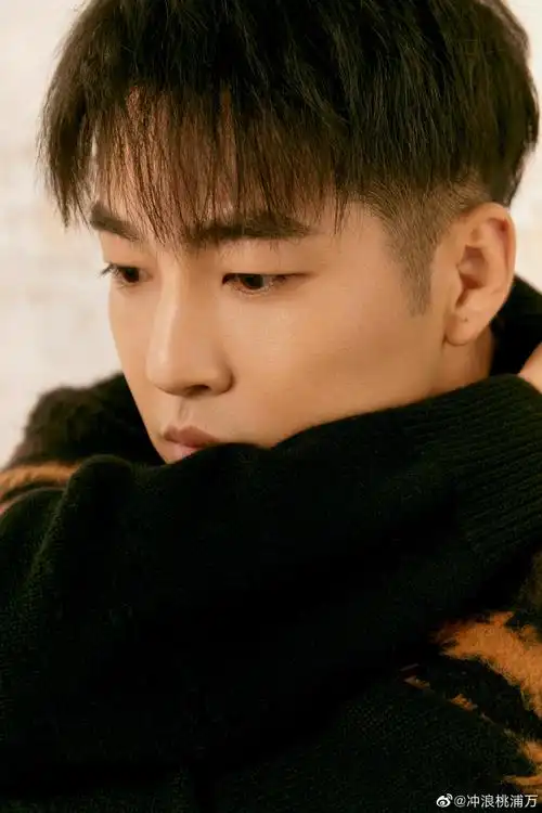 邹廷威初秋治愈系大片##邹廷威80年代大学生少年感