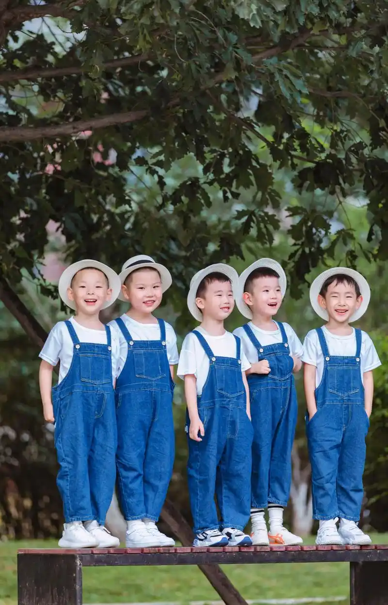 沈阳幼儿园创意毕业照~.