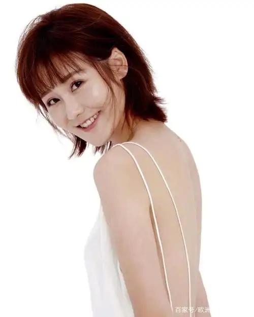 腾讯体育主播果果,知性优雅,大家觉得漂亮吗?